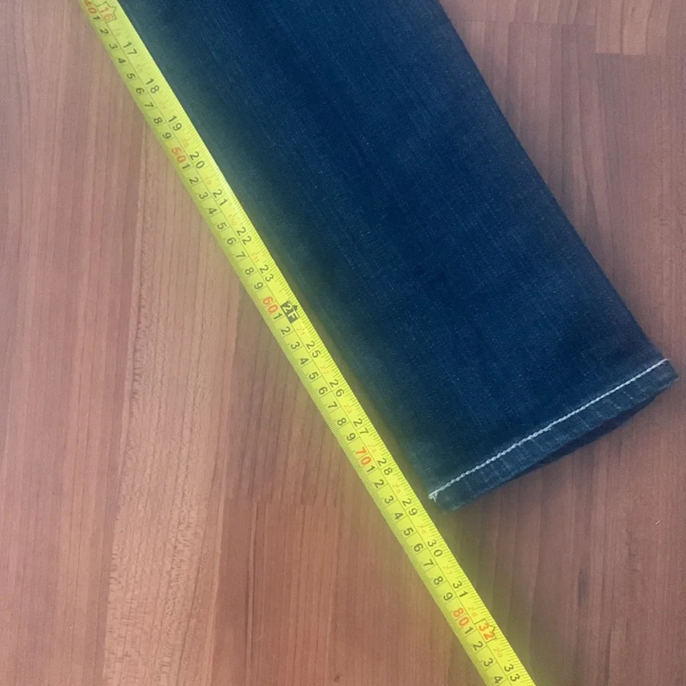 🌺 2 for $23 🌺 Seven7 Jeans with a Hint of Bling - Picture 3 of 8